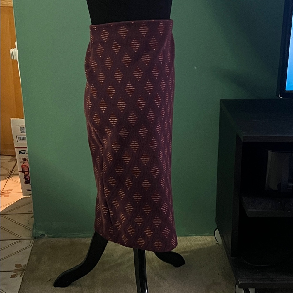 Geometric Patterned Skirt - Picture 2 of 4